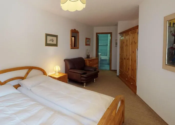 Apartman Ludains 6 *